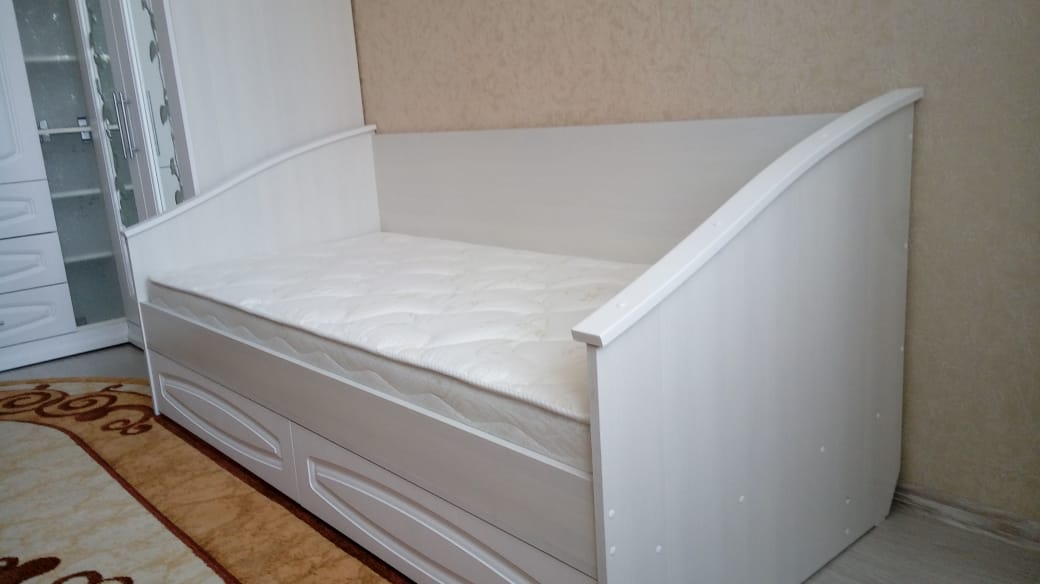белая мебель спальня